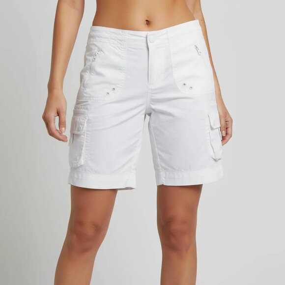 GAP Pants - GAP Women's White 469532 Zippered Pockets Board Shorts Size 6